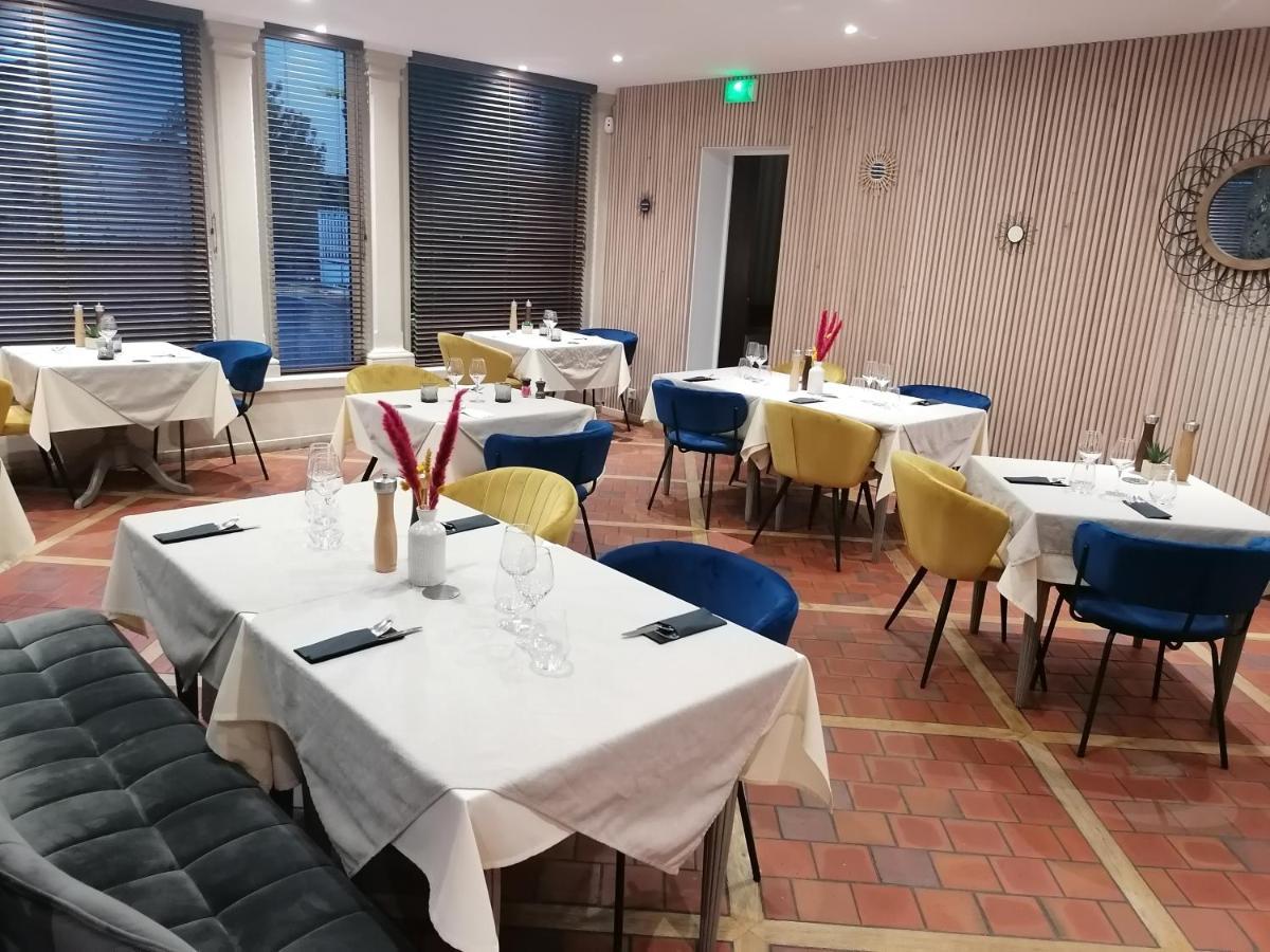 Logis Hotel & Restaurant Le Soleil D'Or Montigny-la-Resle ภายนอก รูปภาพ