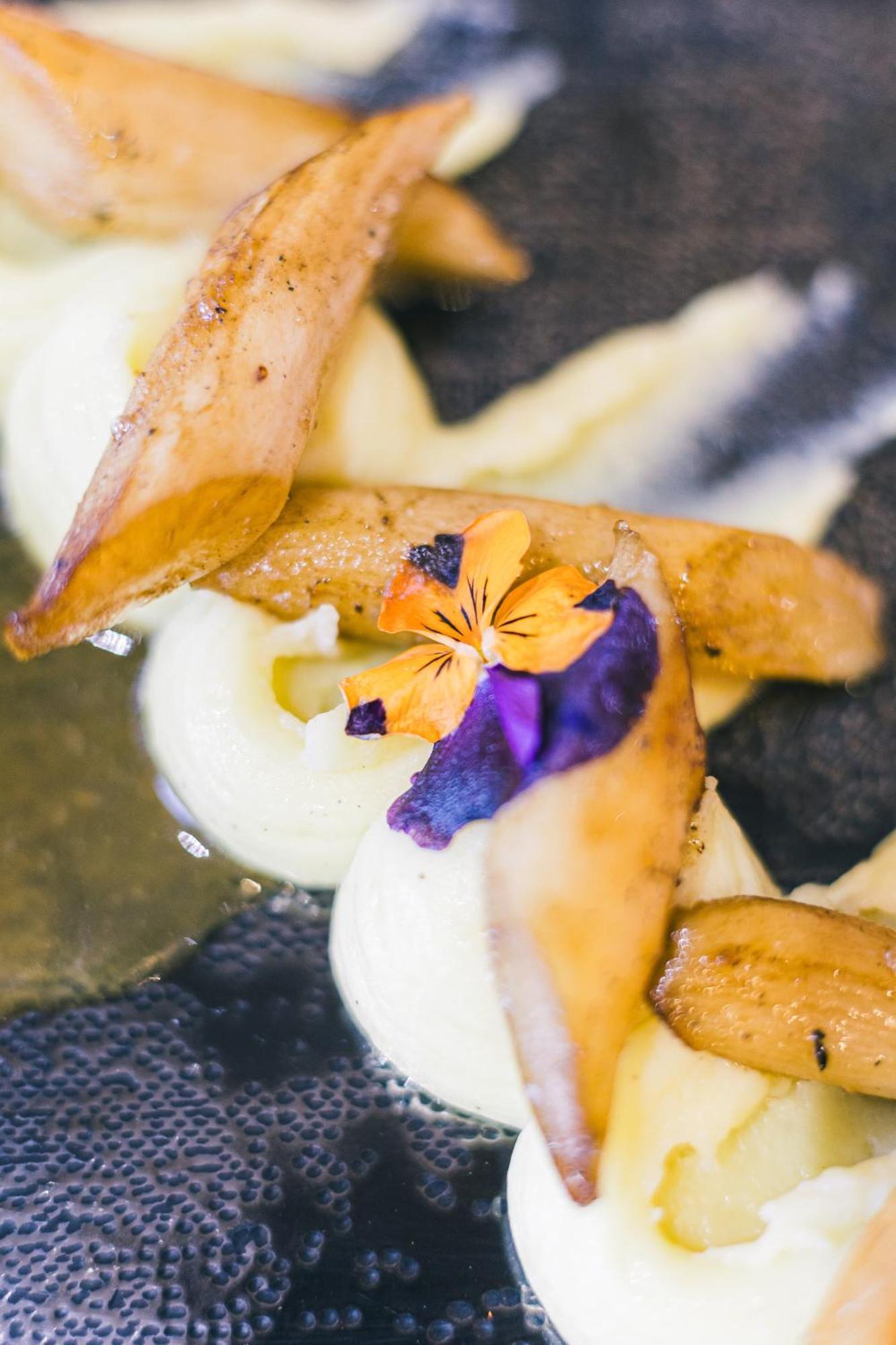Logis Hotel & Restaurant Le Soleil D'Or Montigny-la-Resle ภายนอก รูปภาพ