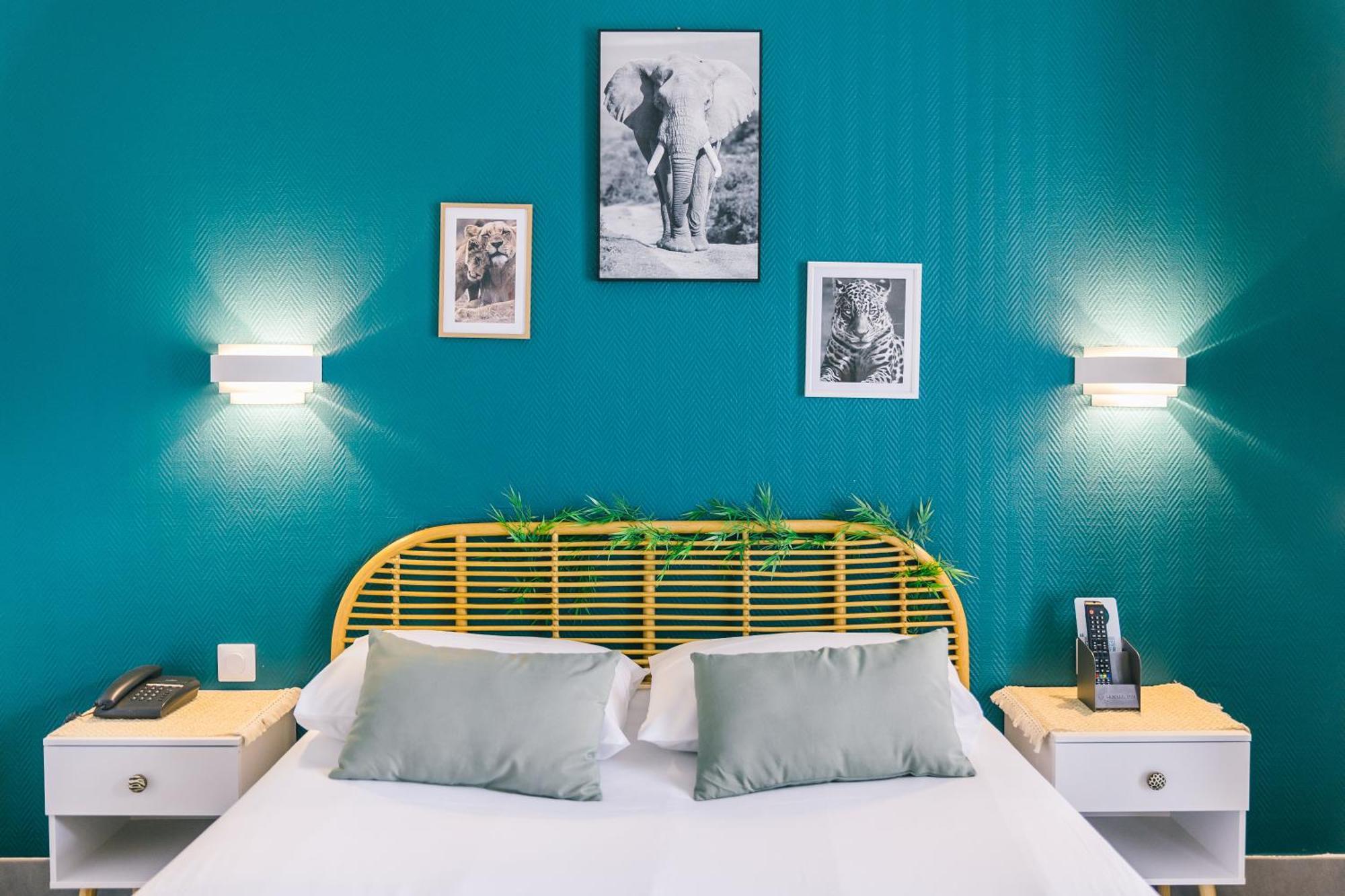 Logis Hotel & Restaurant Le Soleil D'Or Montigny-la-Resle ภายนอก รูปภาพ