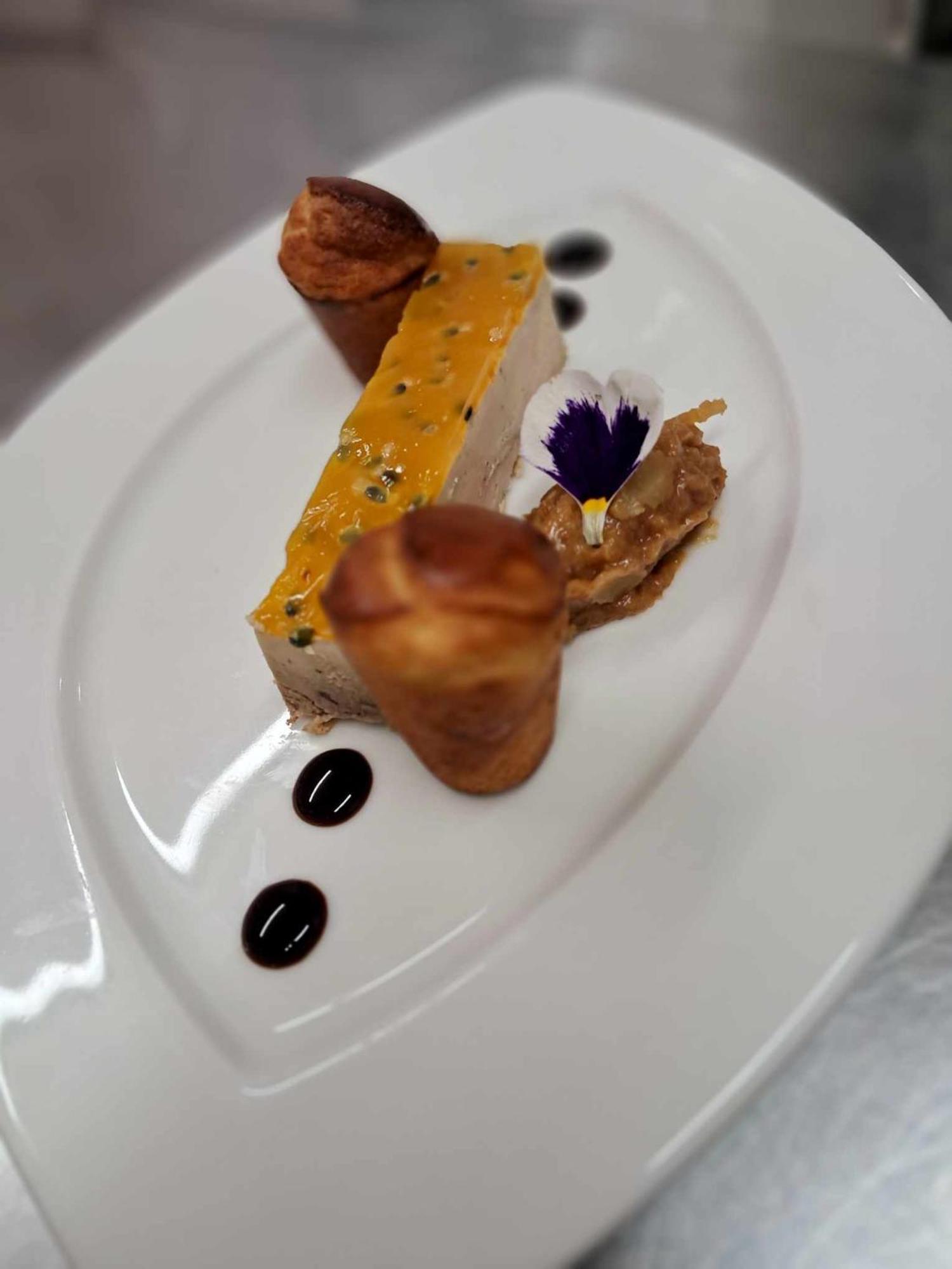 Logis Hotel & Restaurant Le Soleil D'Or Montigny-la-Resle ภายนอก รูปภาพ